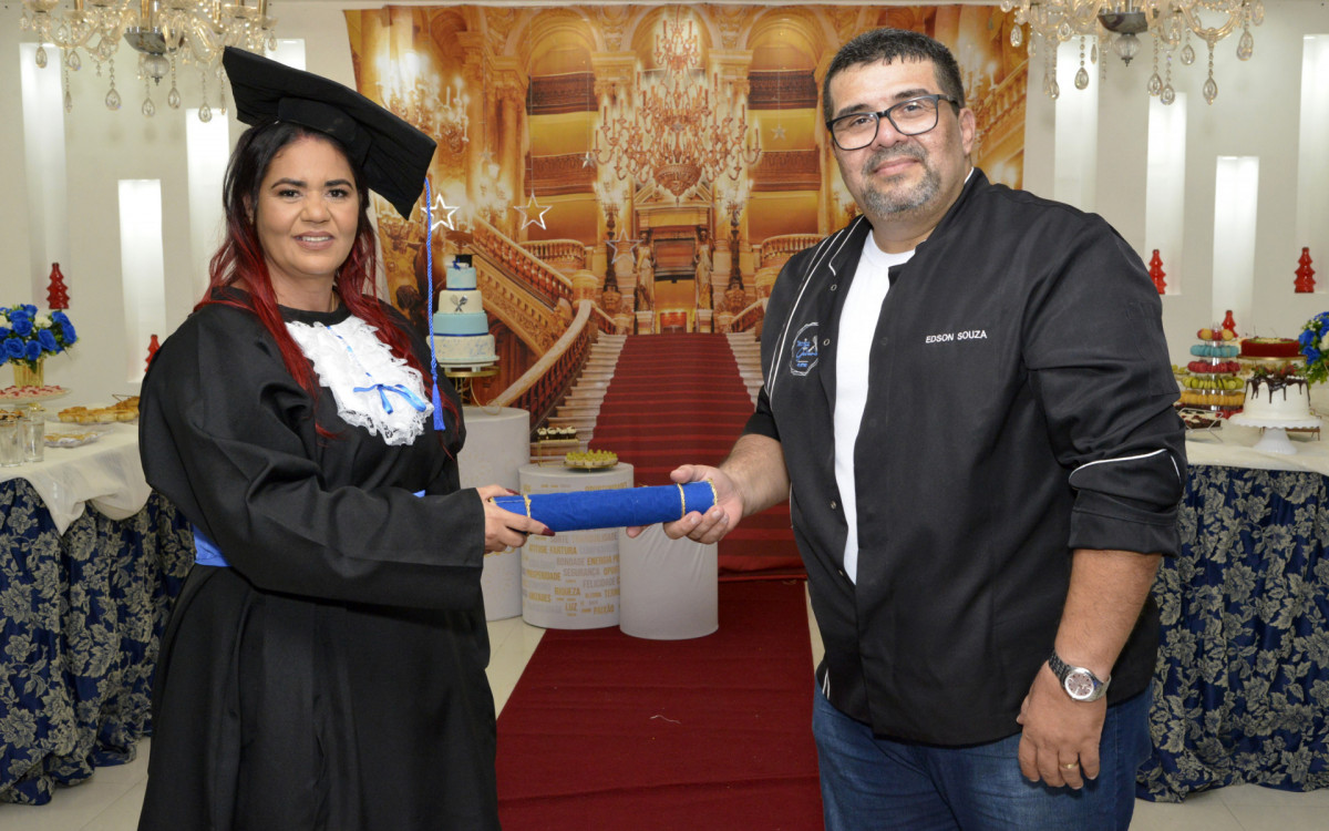 Moradora de Mesquita, Jaqueline Santos, de 47 anos, fez diversos cursos na Faetec