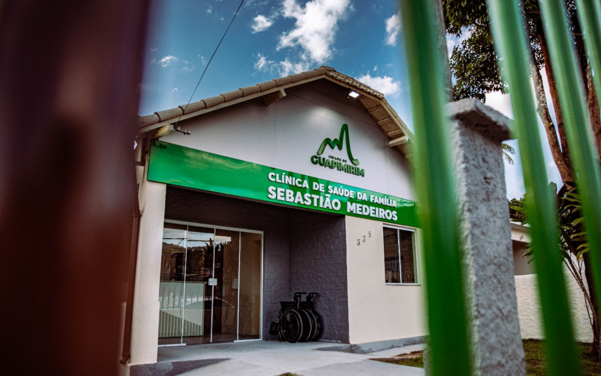 Fachada da Clínica de Saúde da Família Sebastião Medeiros, em Guapimirim