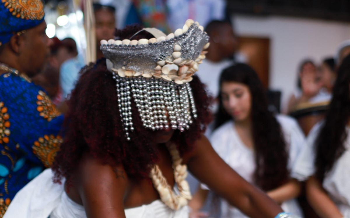 21&ordf; Festa de Iemanj&aacute; foi realizada no Mercad&atilde;o de Madureira, na tarde desta sexta-feira (29)

