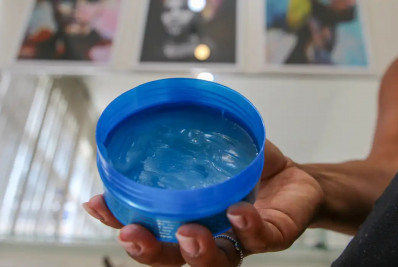 Anvisa cancela registro de mais de 1,2 mil pomadas de modelar cabelos