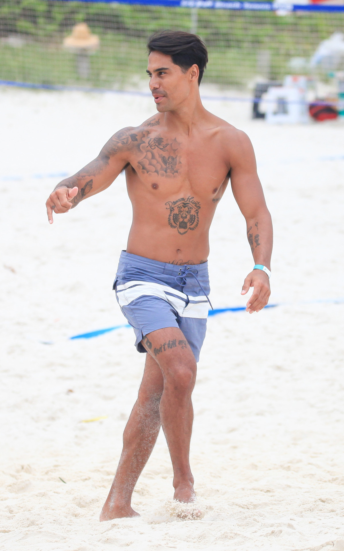 Micael Borges curte dia de praia na Barra da Tijuca, na Zona Oeste do Rio