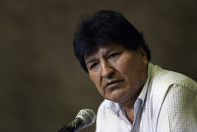 Manifestantes bloqueiam reduto político de Evo Morales para evitar sua prisão