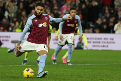 Com gol de Douglas Luiz no fim, Aston Villa vence o Burnley e dorme na vice-liderança do Inglês