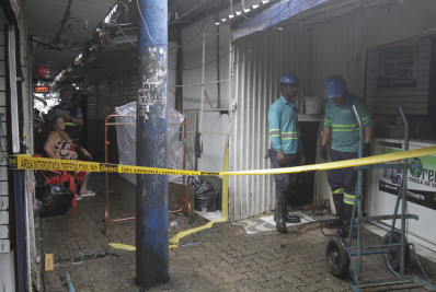 Comerciante da Pavuna contabiliza prejuízo após rompimento de adutora: 'Perdemos nosso Ano Novo'