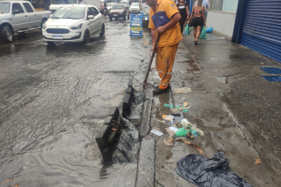 Adutora sofre rompimento na Zona Norte do Rio