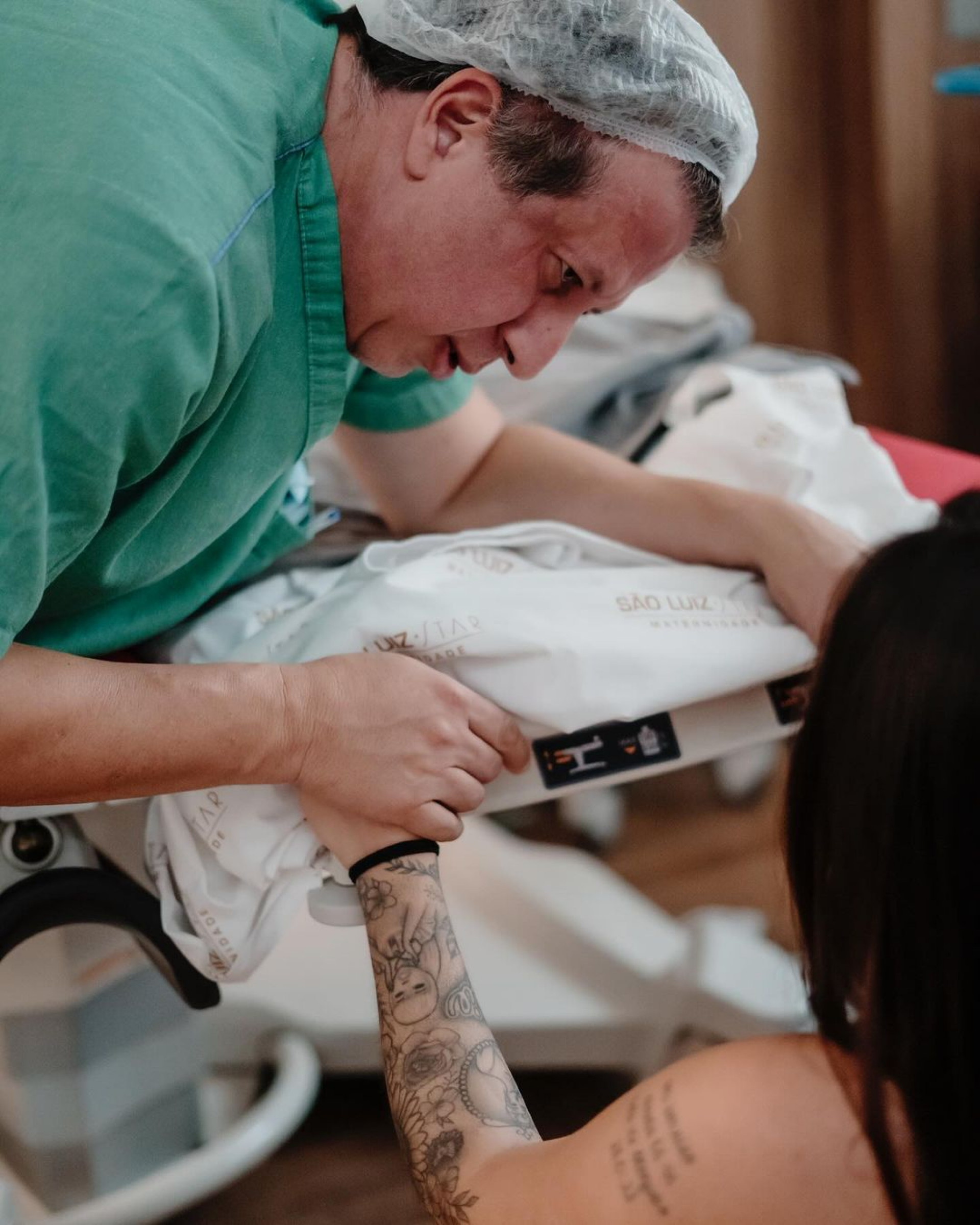 Mc Mirella no parto da primeira filha - Aline Morais / Divulgação