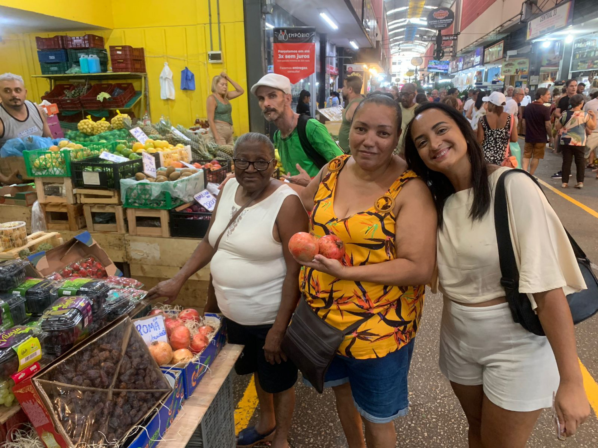 Ana Lúcia Ferreira foi com a mãe e a sobrinha no Cadeg - Agência O Dia