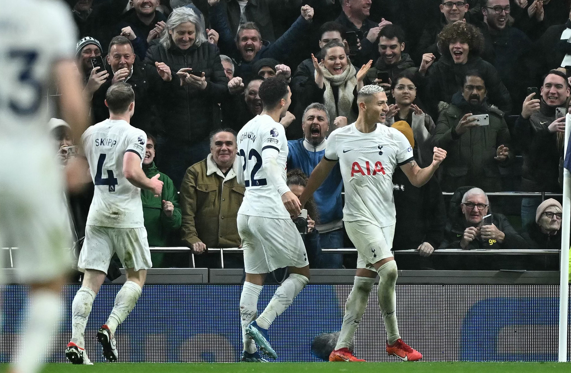 Richarlison marcou um dos gols da vit&oacute;ria do Tottenham sobre o Bournemouth  - Ben Stansall / AFP