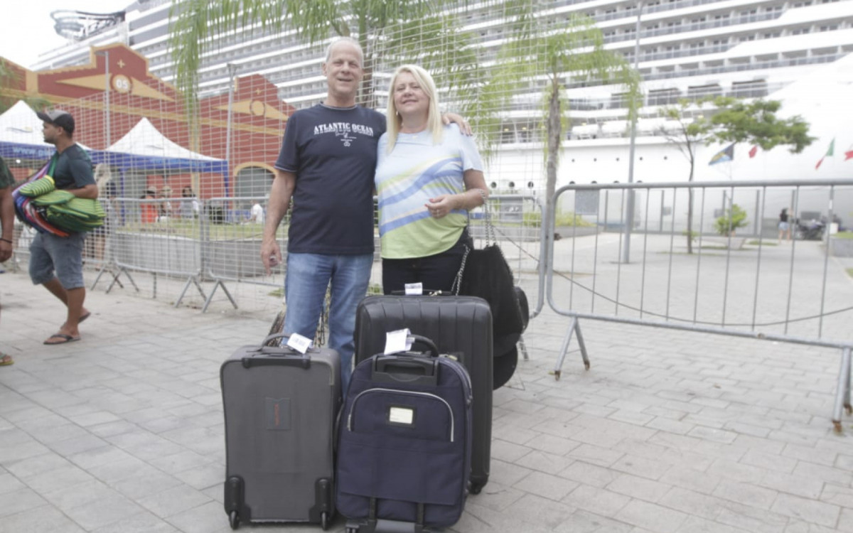 O casal de médicos de Barra Mansa Maurício Raffide, de 68 anos, e Dulce Raffide, de 66