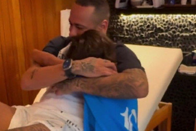 Vídeo! Filho de Marcelo, do Fluminense, se emociona ao conhecer Neymar: ‘Meu ídolo’