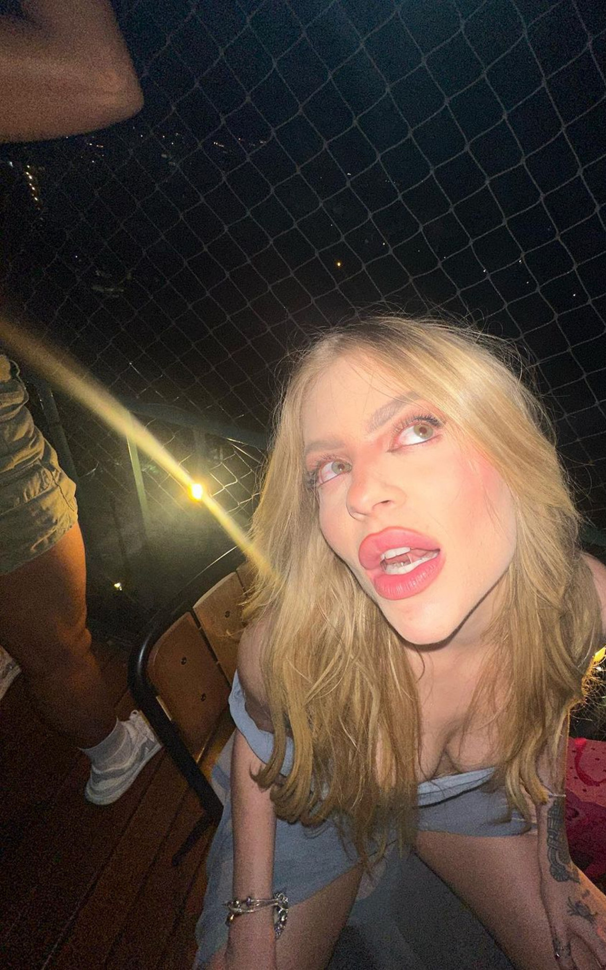 Luísa Sonza compartilha fotos do Réveillon