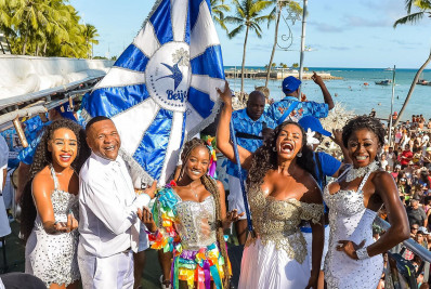 Beija-Flor de Nilópolis brilha no Réveillon de Maceió arrastando multidão na Orla de Ponta Verde