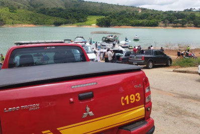 Helicóptero cai em lago e deixa uma pessoa morta no interior de Minas