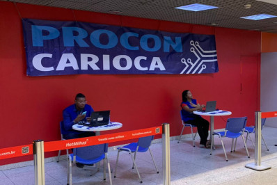 Procon realiza atendimento ao público nos aeroportos Santos Dumont e Galeão nesta semana