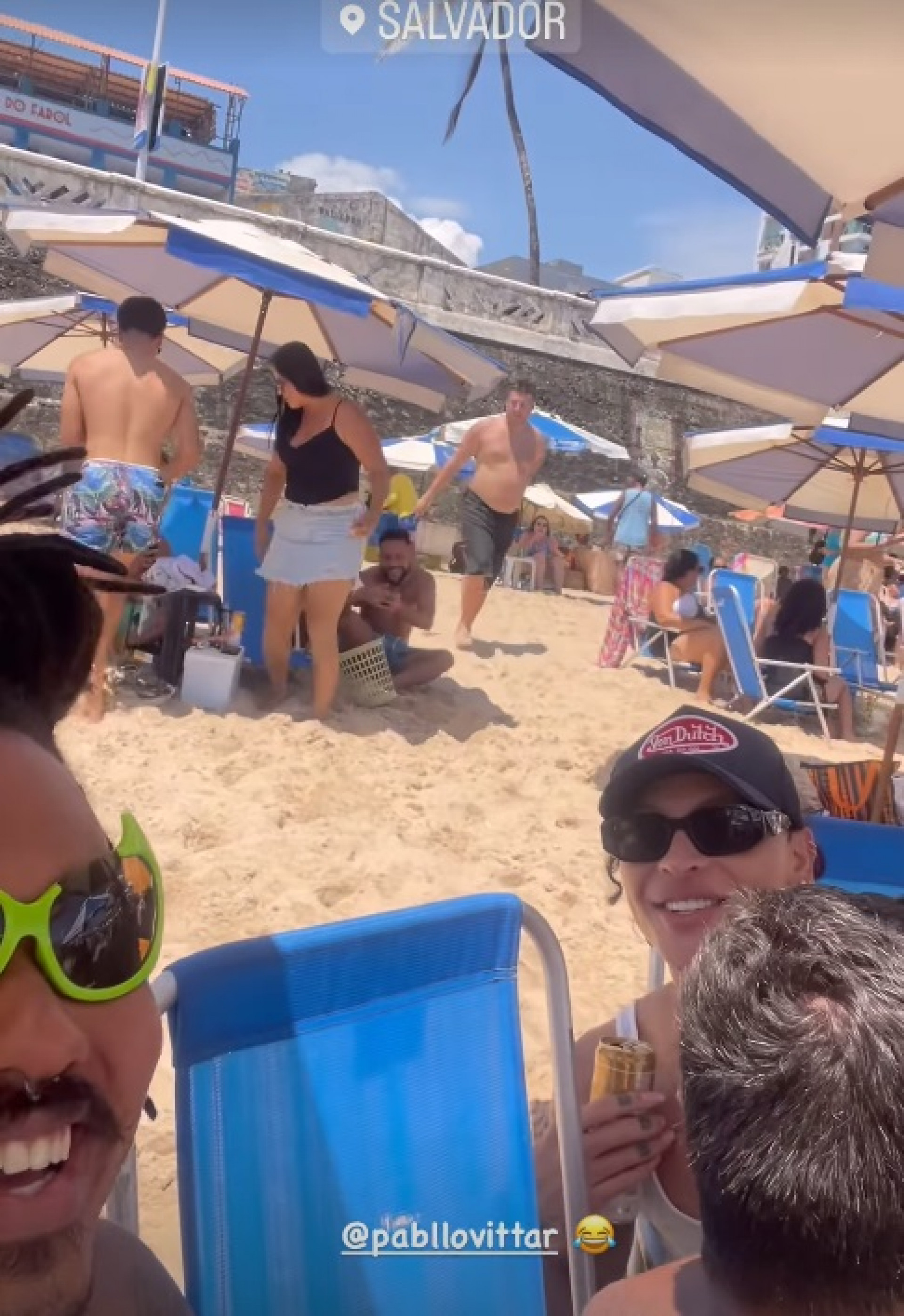 Pabllo Vittar curte dia de praia no Porto da Barra, em Salvador - Reprodução Internet