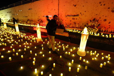 Dupla explosão durante homenagem a general falecido deixa 73 mortos no Irã