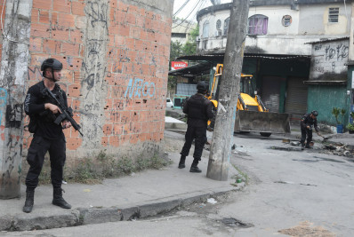 Cinco suspeitos são presos durante operação na Vila Kennedy
