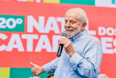 Lula: Coragem de parlamentares, governadores e ministros garantiu vitória da democracia