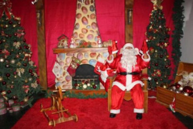 Bom Velhinho se despede da Casa do Papai Noel neste sábado (6), em São Pedro da Aldeia