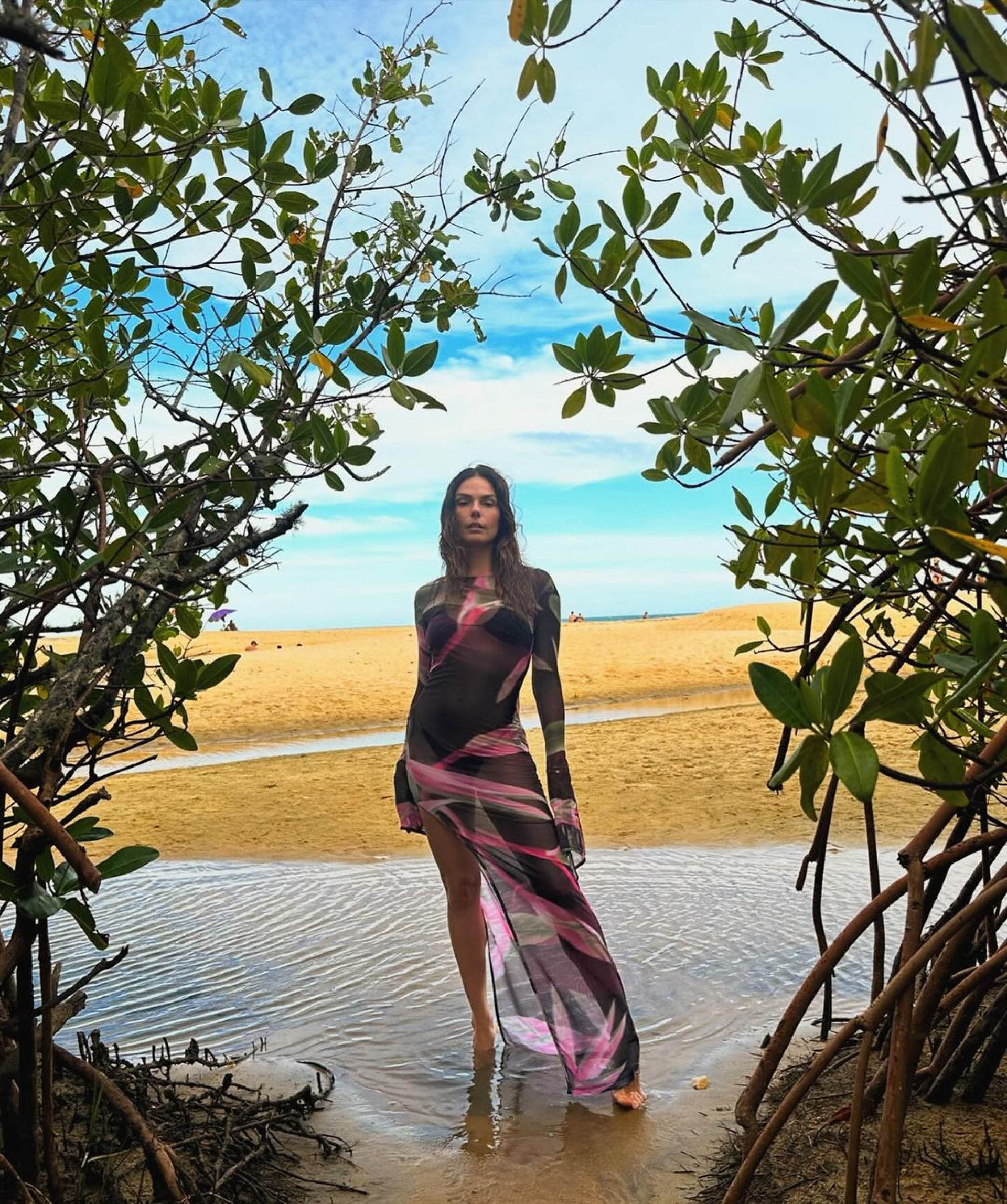 Isis Valverde encanta fãs com sua beleza natural durante viagem para Bahia - Reprodução/Instagram