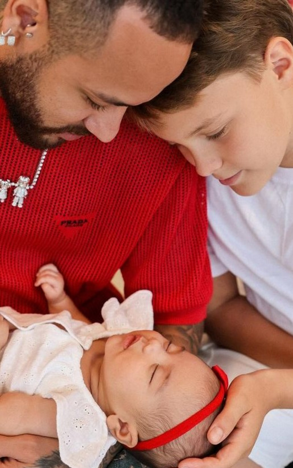 Al&eacute;m de Mavie, de tr&ecirc;s meses, Neymar tamb&eacute;m &eacute; pai de David Lucca, de 12 anos
 - Reprodu&ccedil;&atilde;o / Instagram