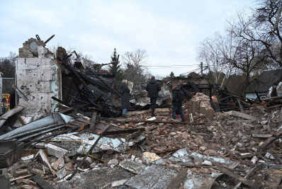 Sobe para 32 o número de mortos após bombardeio russo em Kiev