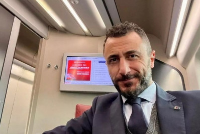 Primeira-ministra italiana suspende deputado após tiro acidental no Ano Novo