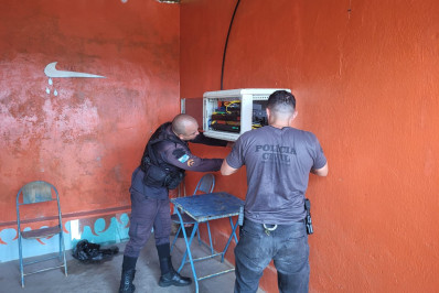 Polícia Militar descobre central clandestina de internet no Atílio Marotti