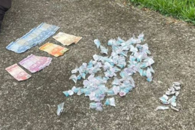 Polícia Militar apreende drogas abandonadas por suspeito