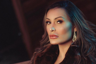 Andressa Urach surpreende ao cobrir barriga e pernas com tatuagens; confira resultado