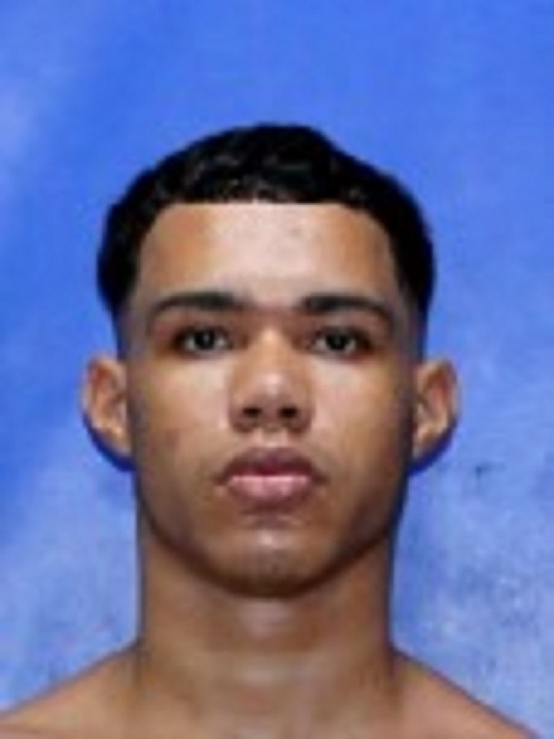 Patrick Rocha Maciel, de 20 anos, é procurado por furto à clinica odontológica em Copacabana