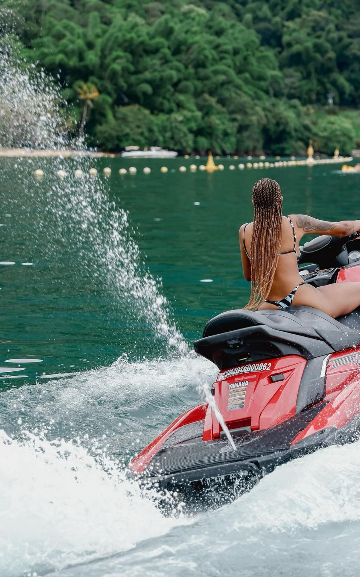 Ludmilla curte passeio de jet ski em Angra dos Reis - Reprodução/Instagram