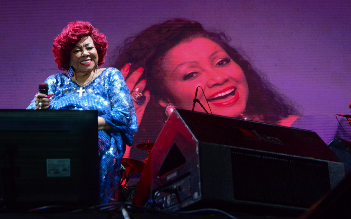 Alcione se apresenta no Universo Spanta, na Marina da Glória