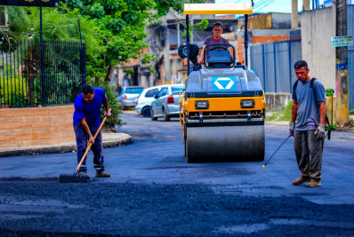Prefeitura de Belford Roxo asfalta ruas do bairro Bom Pastor