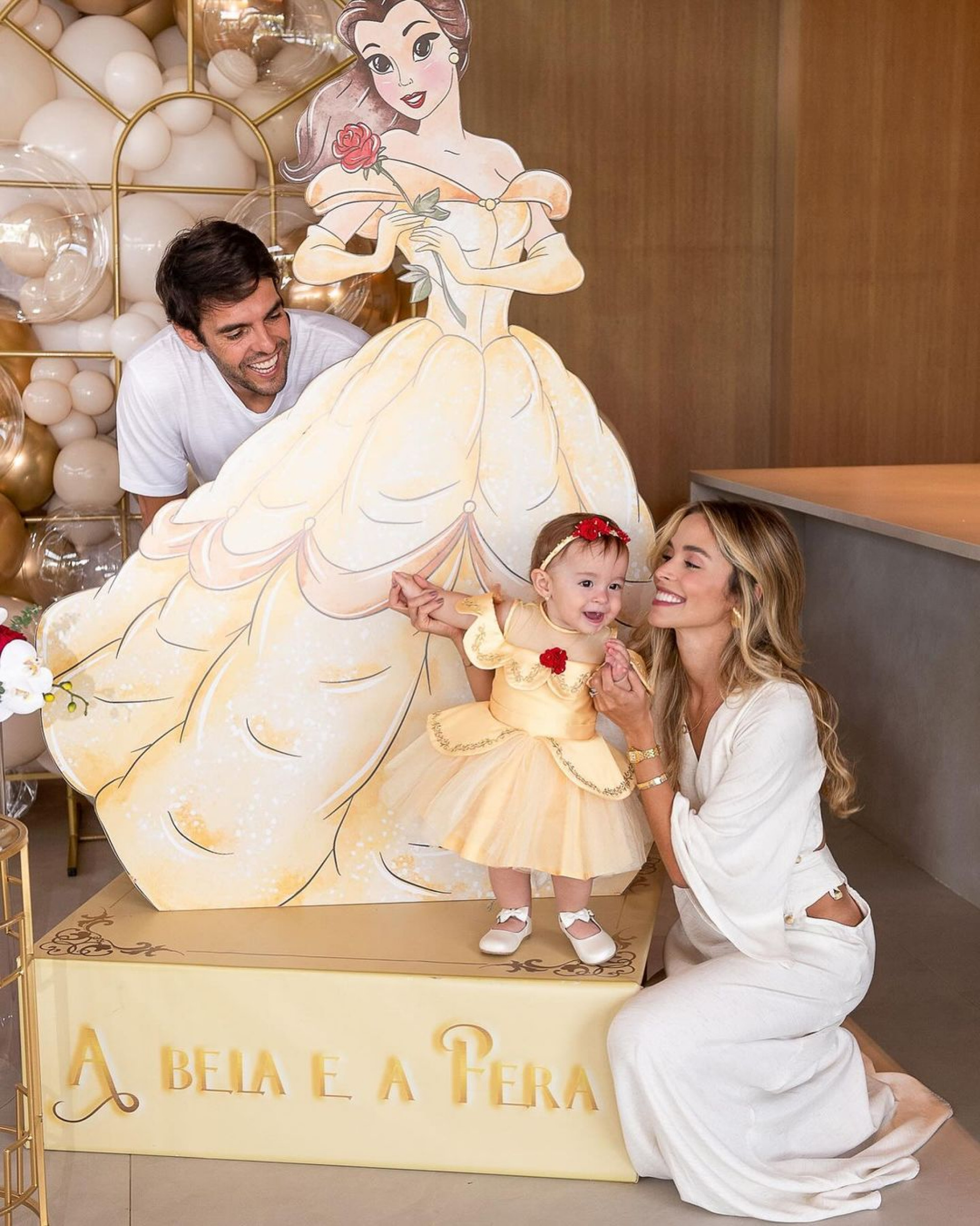 Kaká e a mulher, Carol Batista, comemoram mesversário da filha mais nova - Reprodução/Instagram/Paula Zurc