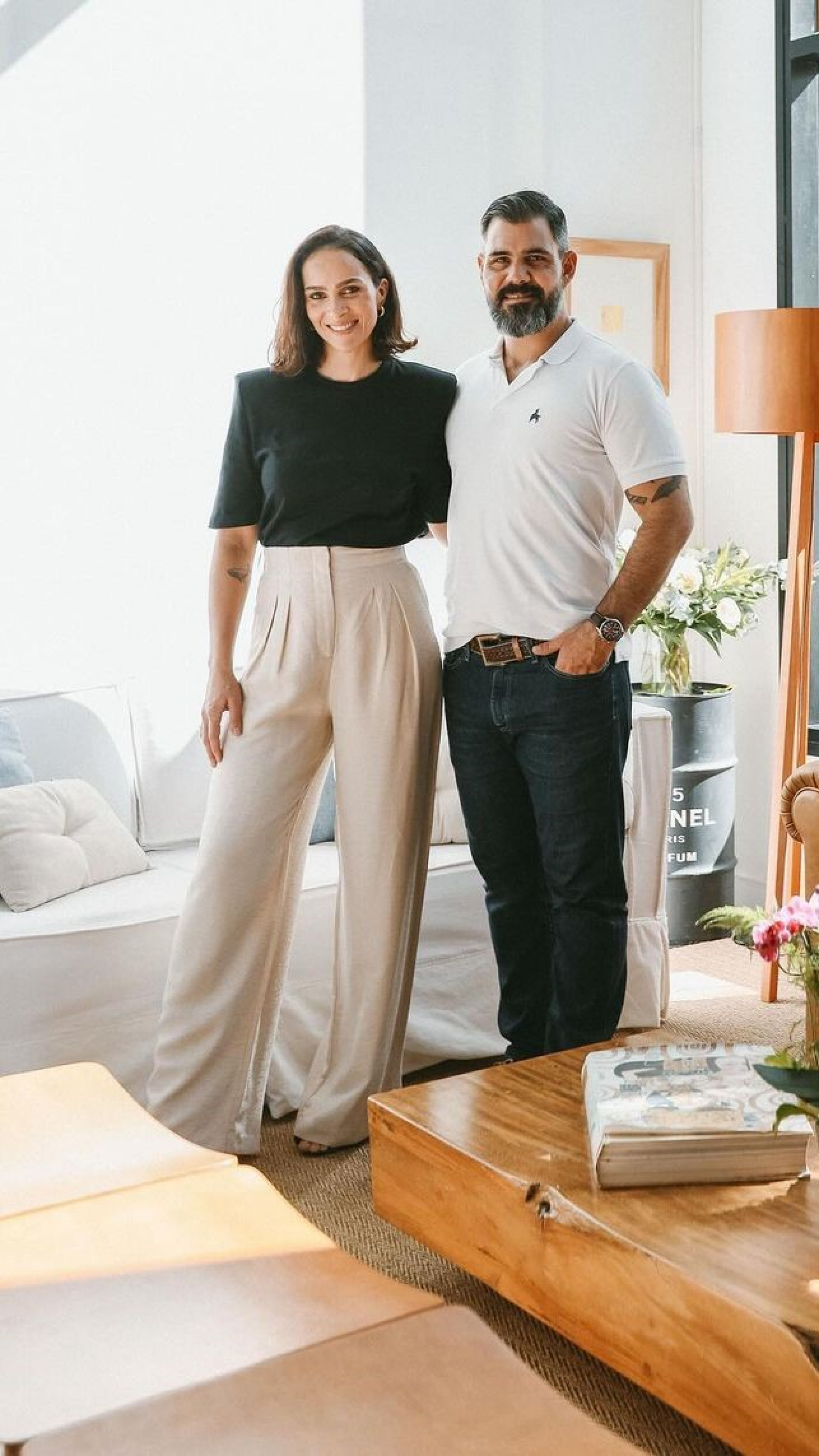 Gr&aacute;vida do sexto filho, Let&iacute;cia Cazarr&eacute;, mulher do ator Juliano Cazarr&eacute;, compartilhou nas redes sociais, nesta quinta-feira (4), que precisou ir ao hospital com a at&eacute; ent&atilde;o ca&ccedil;ula do casal, de 1 ano de idade, para uma emerg&ecirc;ncia - Reprodu&ccedil;&atilde;o / Instagram