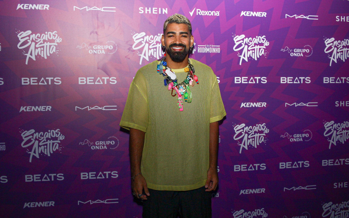 Dilsinho curte o primeiro \'Ensaios da Anitta\', em Salvador