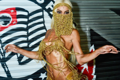 Sabrina Sato surge com look de Feiticeira para ensaio da Gaviões da Fiel: 'Já é Carnaval'