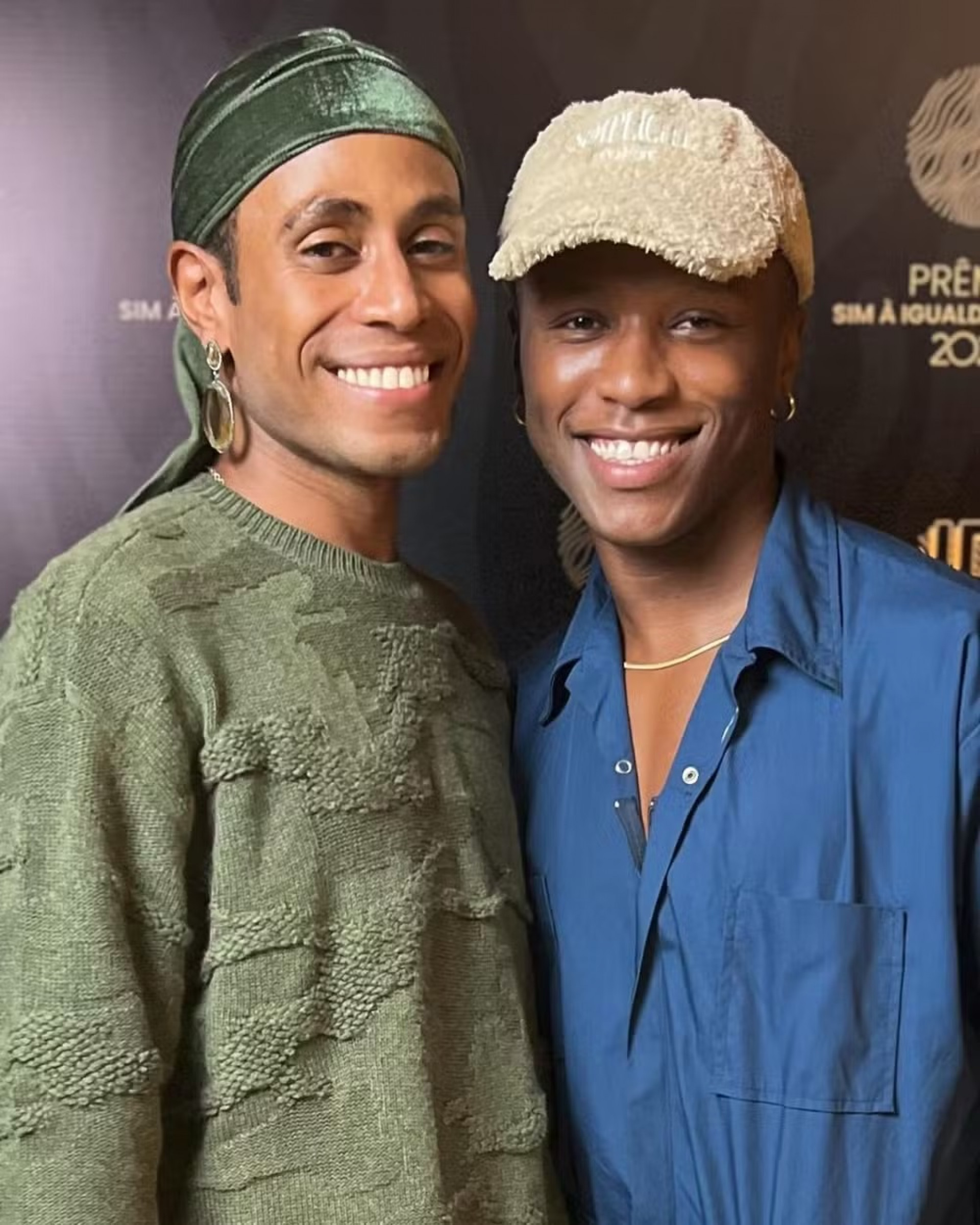 Ícaro Silva e o ex-namorado, o cantor Izrra  - Reprodução / Instagram