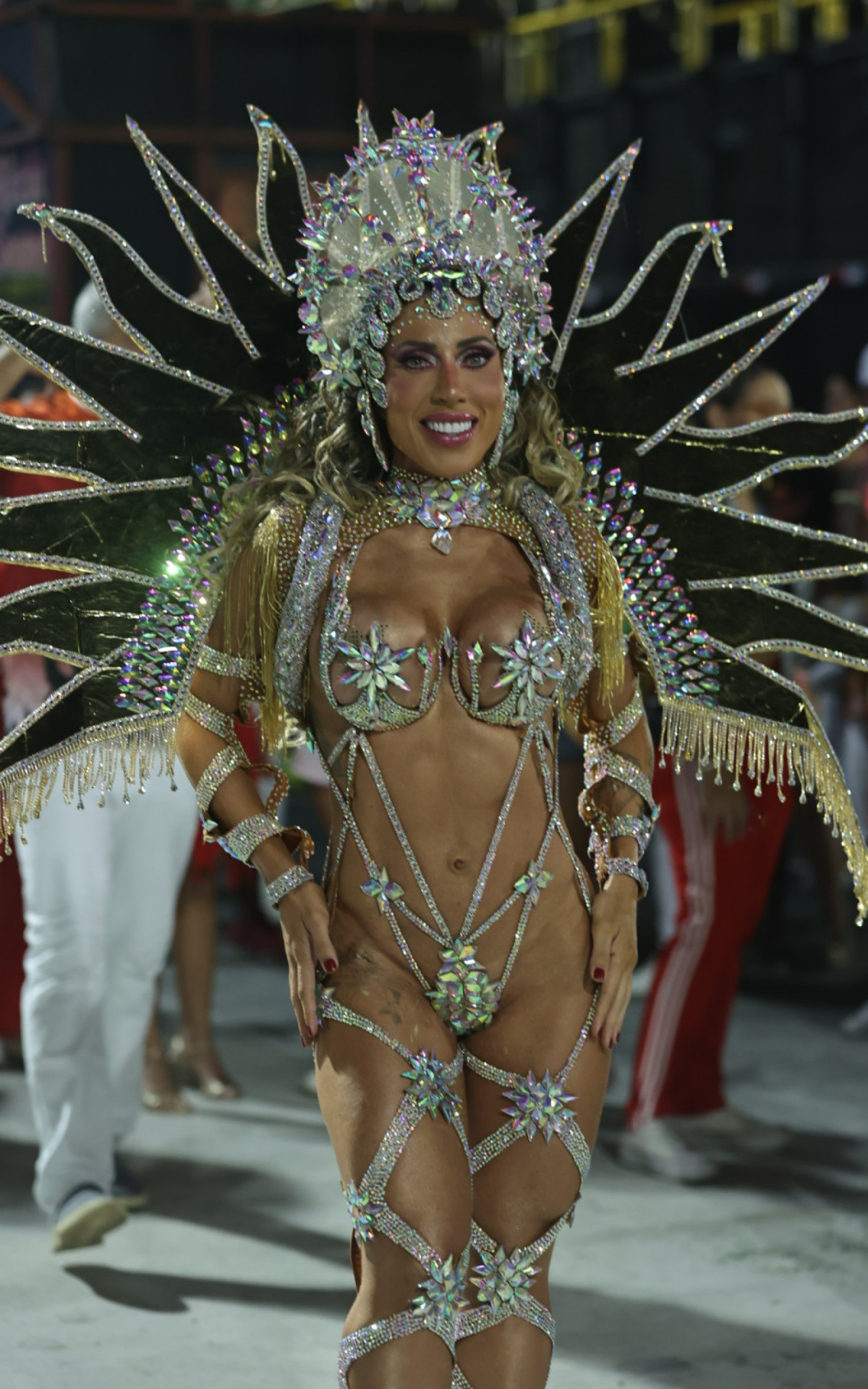 Tati Minerato, rainha de bateria da Porto da Pedra, durante ensaio técnico