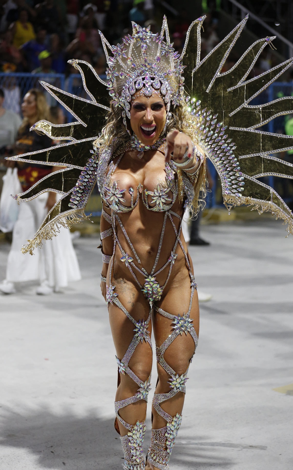 Ensaio Tecnico no sambodromo neste domingo(07).