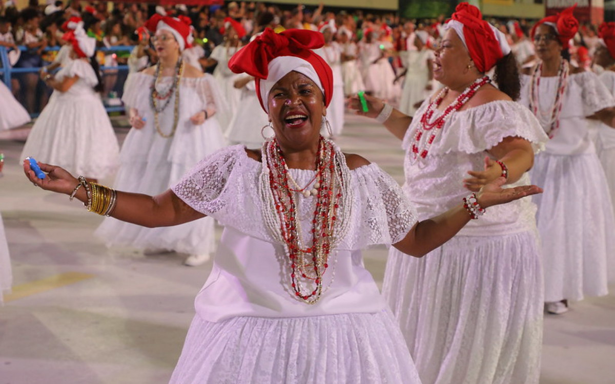 Porto da Pedra agita Sapucaí durante ensaio técnico para Carnaval 2024