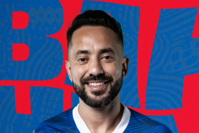 Vídeo: novo reforço do Bahia, Everton Ribeiro é recebido com festa no aeroporto