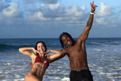 Paulo André posta foto ao lado de Jade Picon e fãs comemoram: 'Sem estruturas'