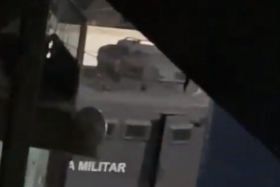 Vídeo: moradores vivem momentos de tensão durante tiroteio no Jacarezinho