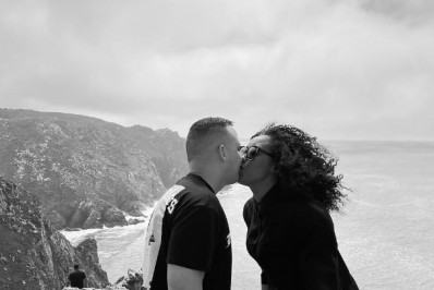 'Morreu como herói', diz cantora que teve marido afogado ao tentar salvá-la