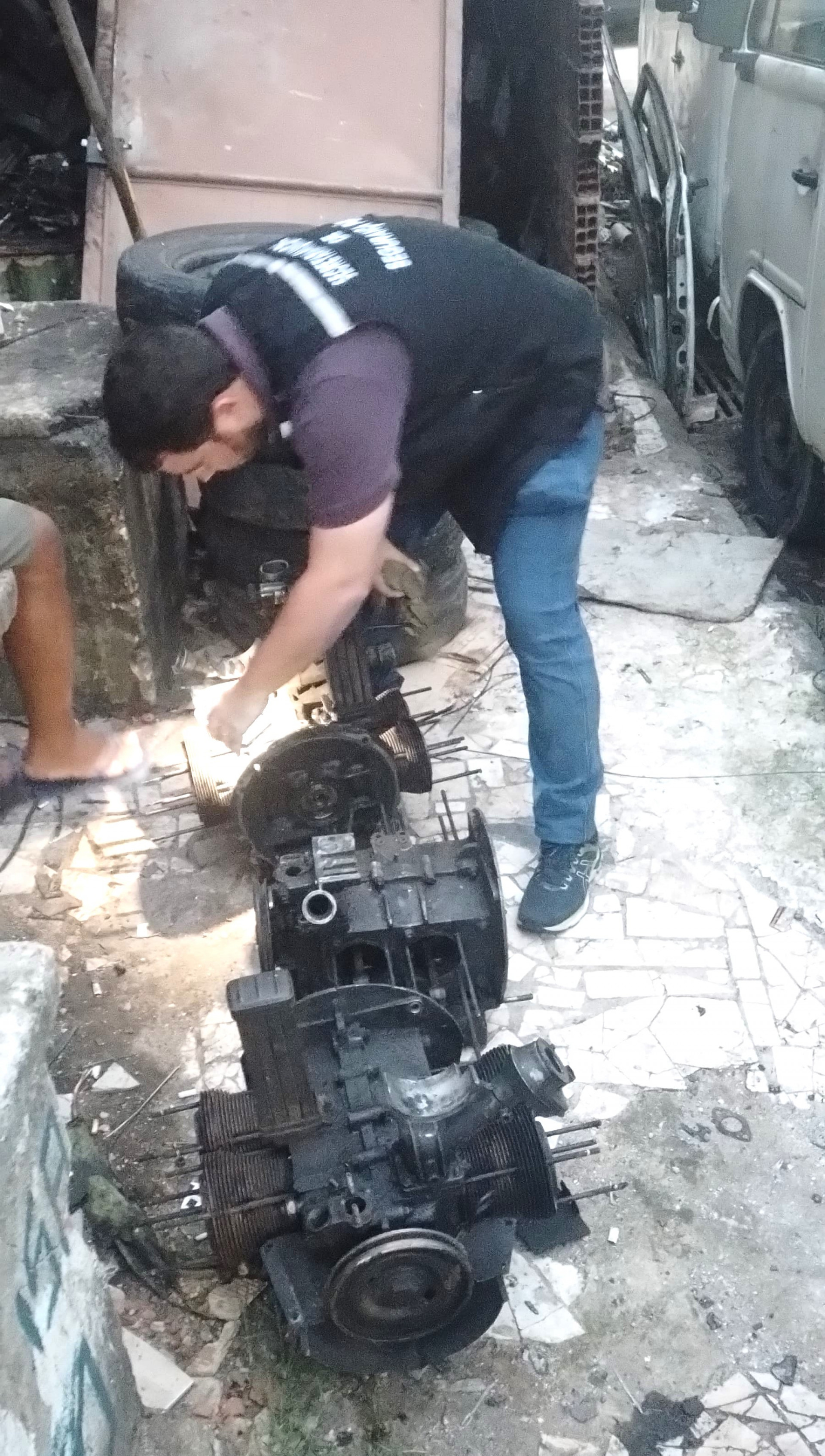 A Kombi estava sendo desmontada para que as pe&ccedil;as fossem vendidas - Divulga&ccedil;&atilde;o / PMBR