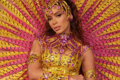 Anitta exalta a si mesma após show e fãs apontam indireta para Ludmilla: 'Top global'