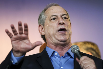 Justiça manda penhorar caminhonete de Ciro Gomes para pagar honorários de processo