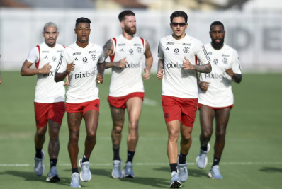 Após cirurgia nos olhos, Pedro usará óculos escuro durante pré-temporada do Flamengo